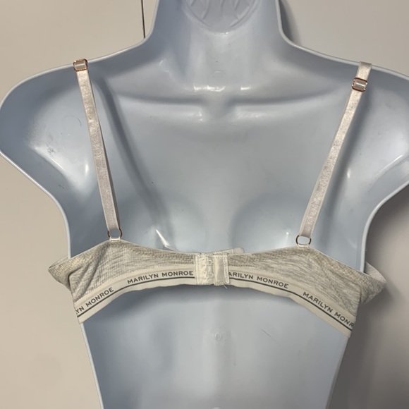 Marylin Monroe bra size 38C - Picture 3 of 5